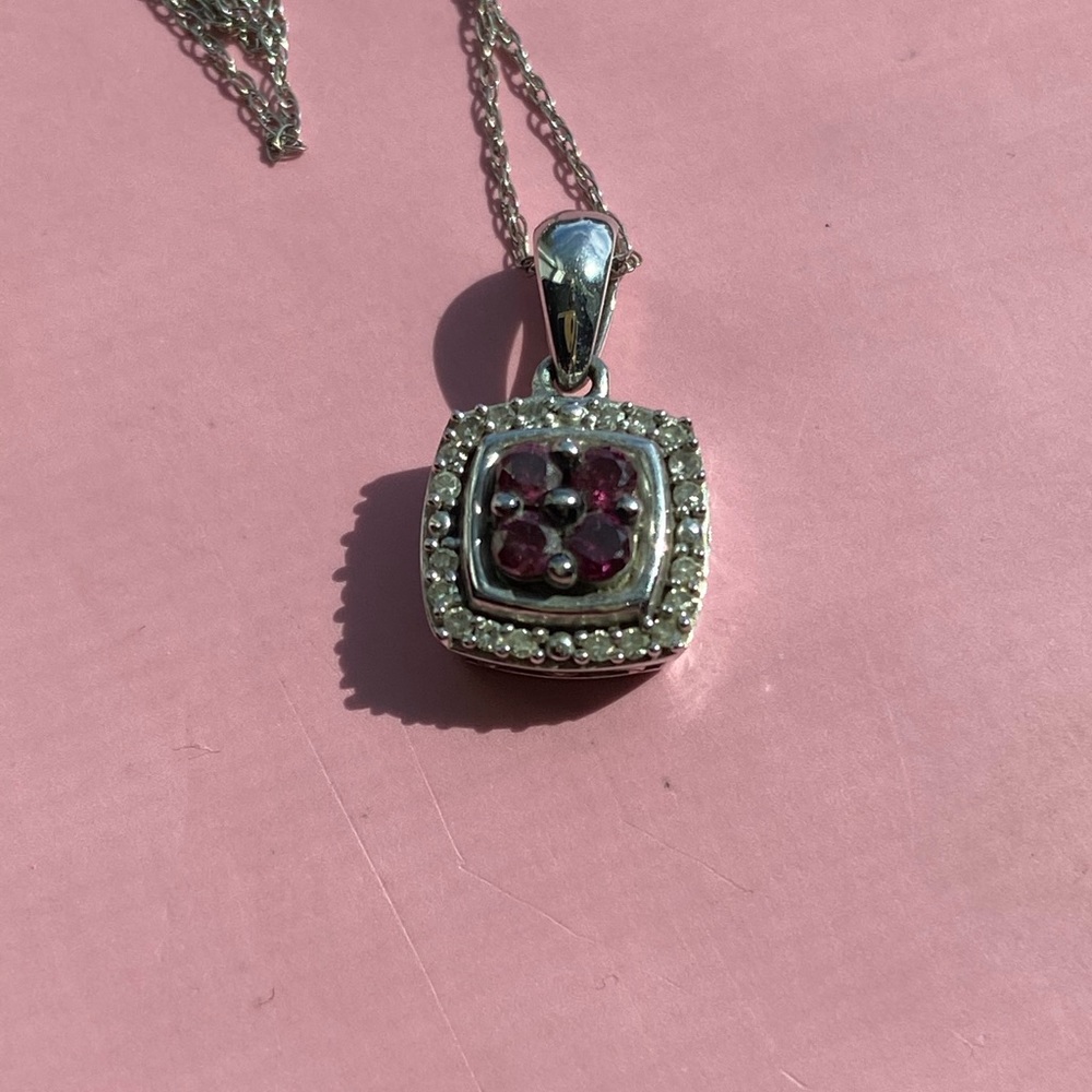10 k White gold necklace!